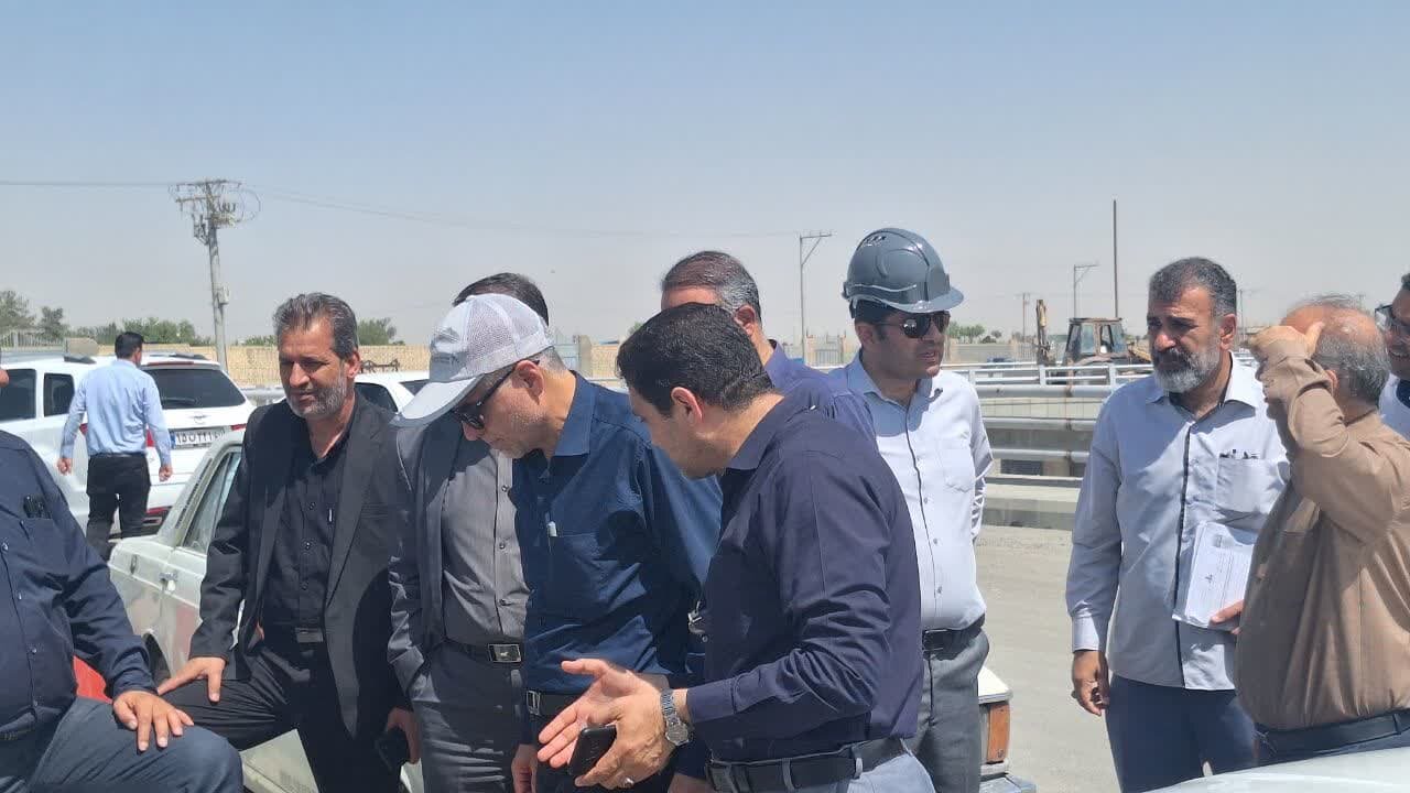 جابه‌جایی شبکه‌های برق و گاز در قسمت شرقی رینگ چهارم شهر اصفهان