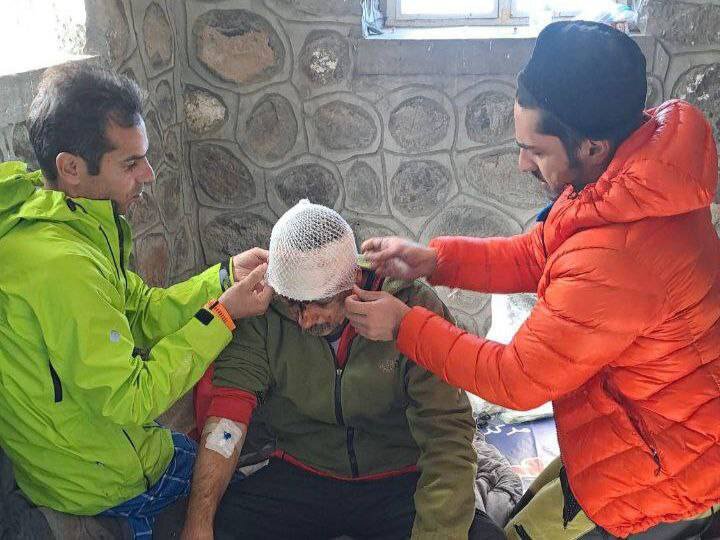 نجات کوهنورد ۴۷ ساله از ارتفاعات ضلع غربی قله دماوند