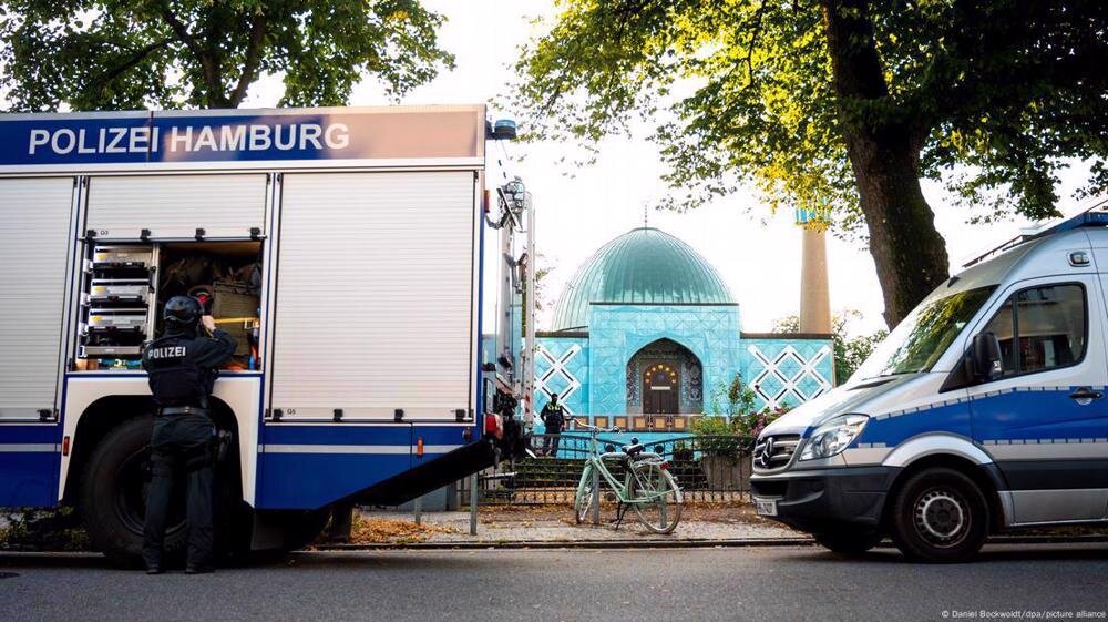 Iran condemns Germany's ban on hamburg Islamic center, calls it "Islamophobia"