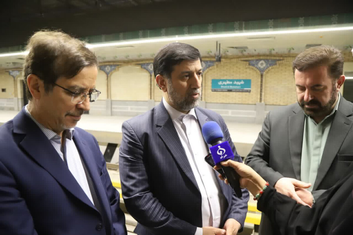 حذف خط B متروی قم امکانپذیر نیست/ منوریل نباید رها شود