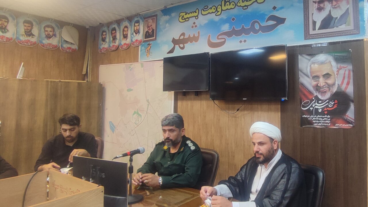 مردم شهرستان خمینیشهر ولایی و محب اهلبیت (ع) هستند