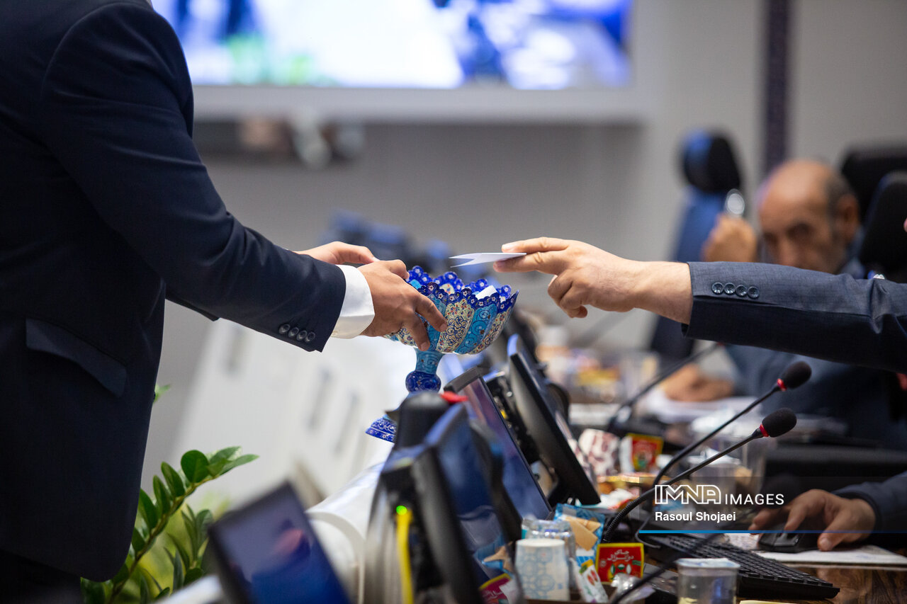 وقتی همدلی قربانی اختلاف نظر نمیشود؛ مروری بر ۴ دوره انتخابات هیئت رئیسه شورای شهر اصفهان