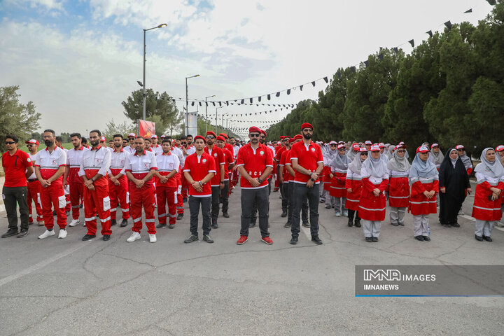 آیین بدرقه کاروان بهداشت و درمان و امداد و نجات هلال احمر در اربعین