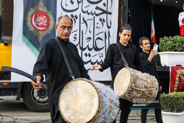 آیین بدرقه کاروان بهداشت و درمان و امداد و نجات هلال احمر در اربعین