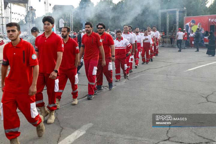 آیین بدرقه کاروان بهداشت و درمان و امداد و نجات هلال احمر در اربعین