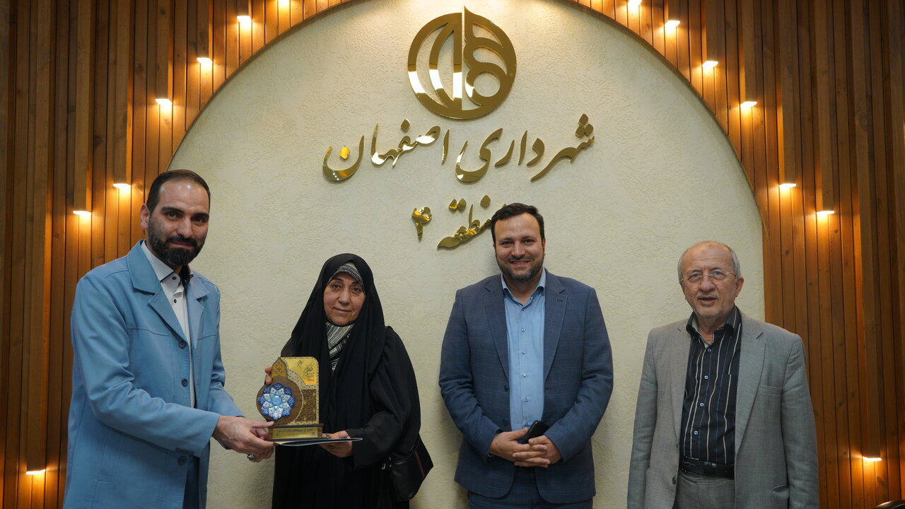 ثبت حدود ۱۰ هزار پیام در سامانه ۱۳۷ از منطقه ۴ اصفهان/ شهروندان مشارکتجو تقدیر شدند