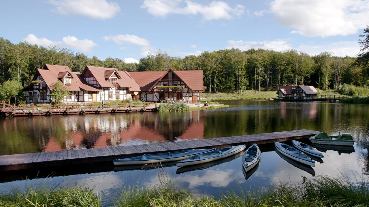 هفته کاری ۴ روزه در شهر خلیج فارسی/ استقبال از نصب پنلهای خورشیدی در بناهای تاریخی