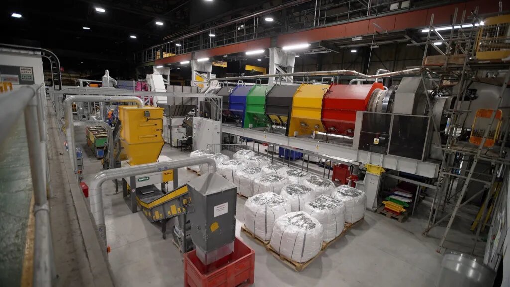 تبدیل زبالههای الکترونیکی به طلا در بریتانیا