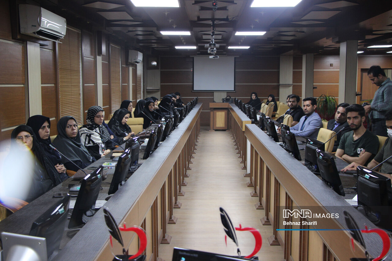 نخستین رویداد رسانهای سیب سرخ در کرمان آغاز به کار کرد