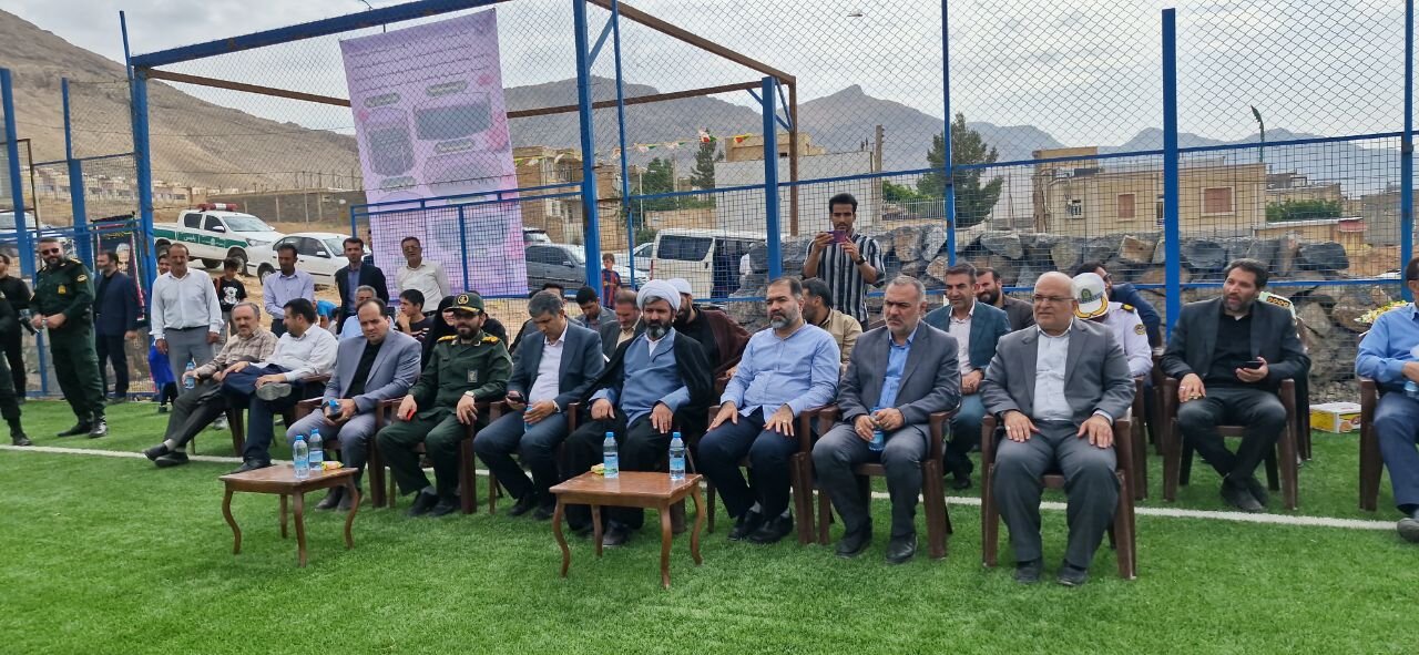 افتتاح ۷ پروژه چمن مصنوعی در شهرستان سمیرم