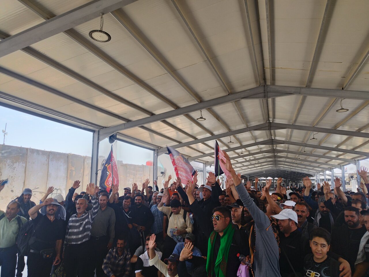 گذر از ۱۴۵۰ کیلومتر برای خدمترسانی به زائران امام حسین (ع)