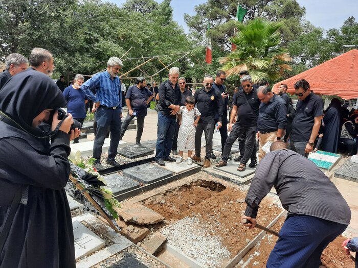 پیکر فتح‌الله طاهری تشییع شد