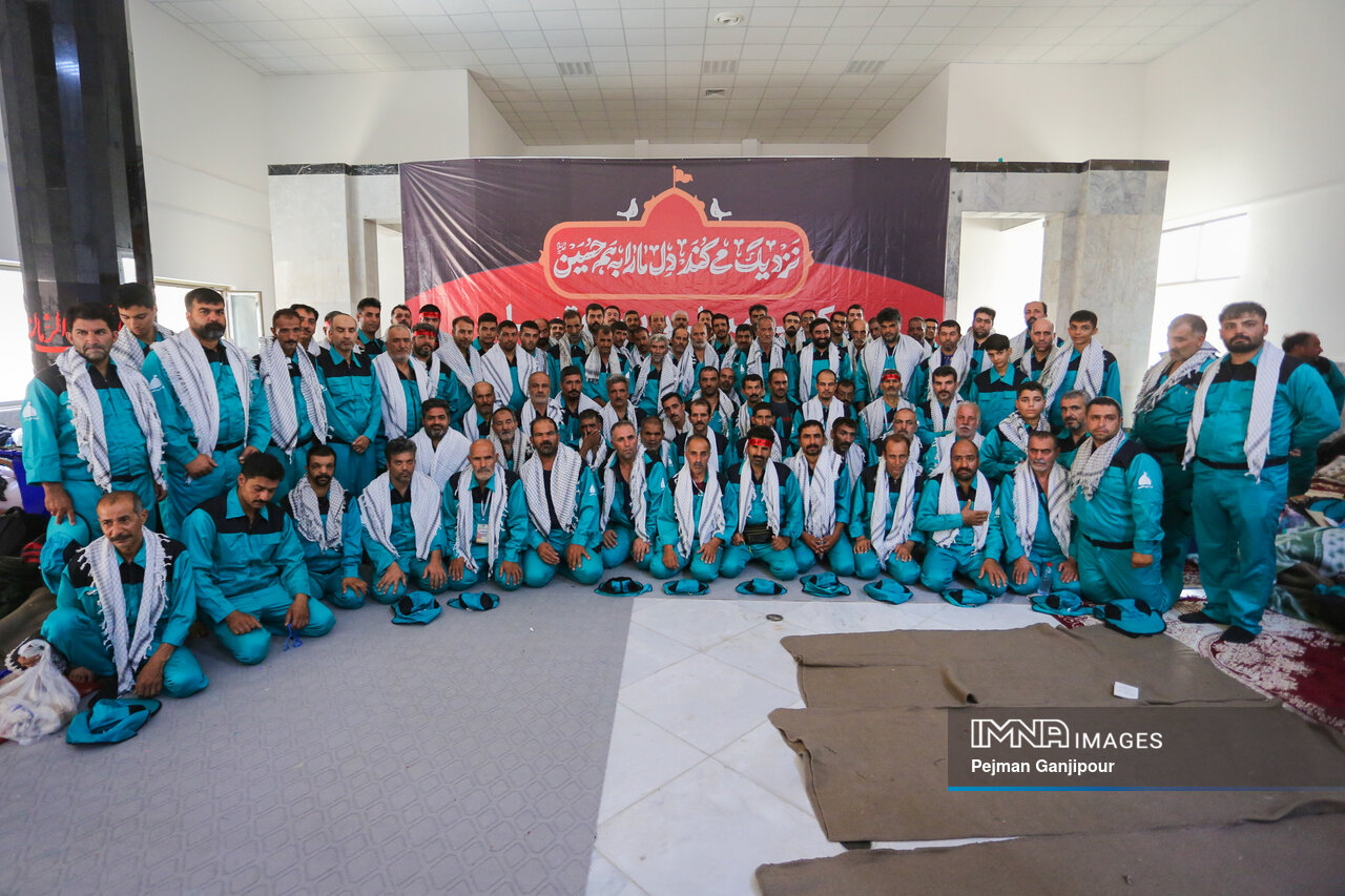 فعالیت ویژه ستاد اربعین شهرداری اصفهان در شهر کربلا و مرز چذابه/ خدمترسانی به ۲۰۵۱ موکب