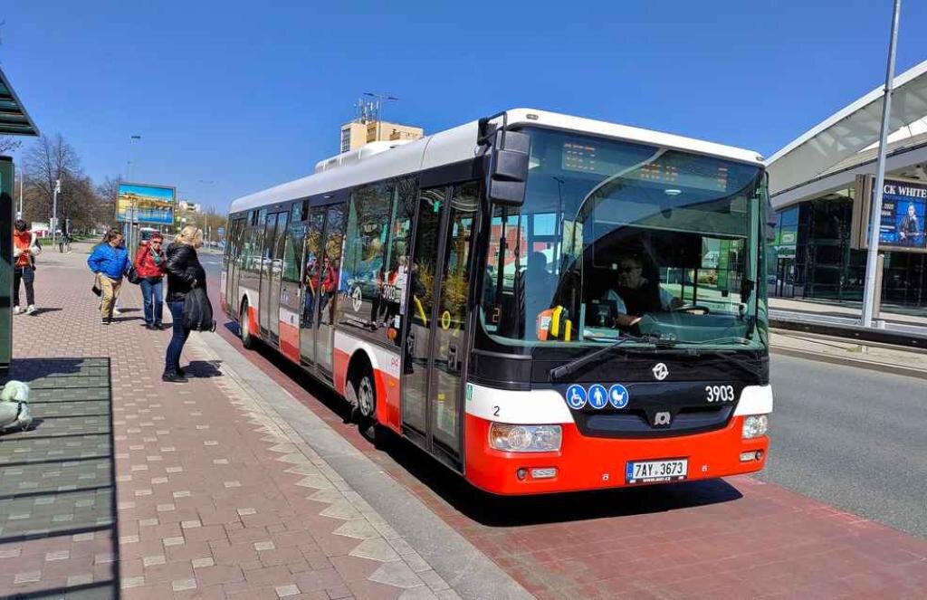 توقف به درخواست شهروند؛ سیاست جدید اتوبوسهای عمومی پراگ