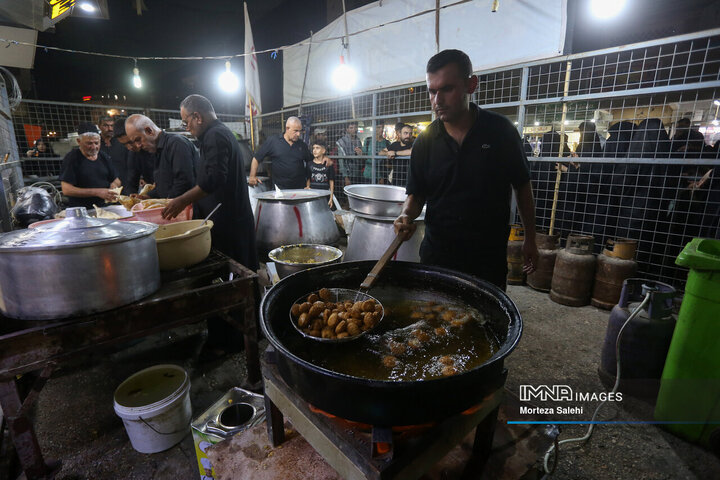 موکب های پذیرایی از زائران حسینی در نجف اشرف