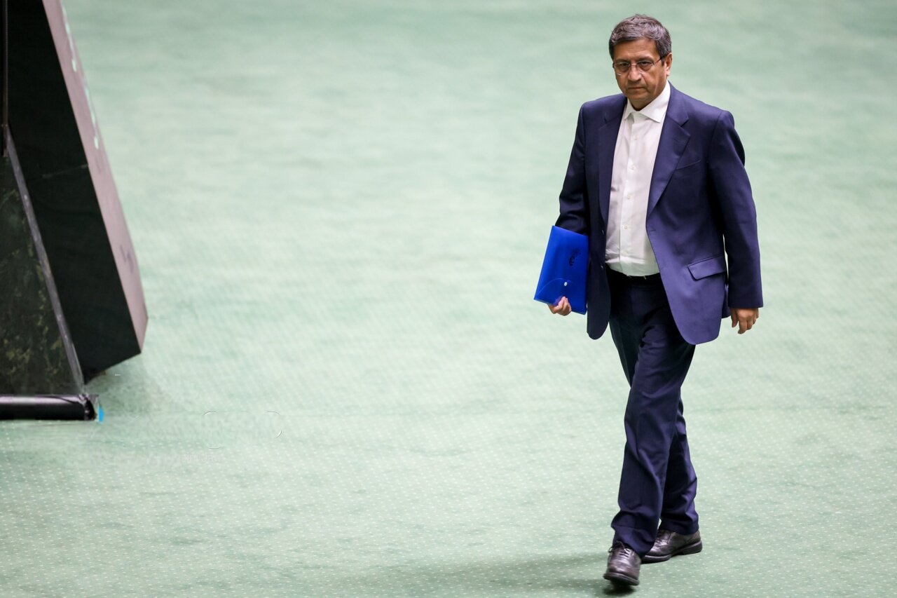 دومین روز بررسی صلاحیت وزیران پیشنهادی دولت/ موافقان و مخالفان چه گفتند؟