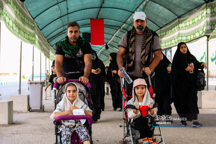 خسروی همچنان قدمگاه عاشقان حسینی است/ میزبانی باشکوه از زائران سیدالشهدا در کرمانشاه