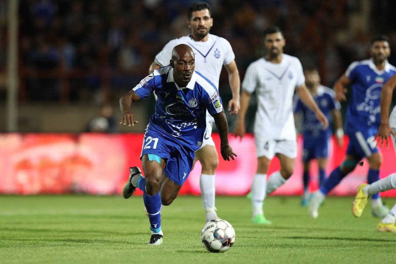 VAR در فوتبال ایران یک شوآف است/ کمک داور ویدئویی به تیمها کمک نکرده است