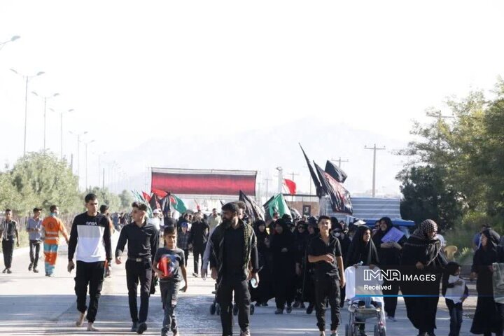 ۱۰ موکب شهرداری کرمان در خدمت جاماندگان اربعین ۱۰ موکب شهرداری کرمان در خدمت جاماندگان اربعین