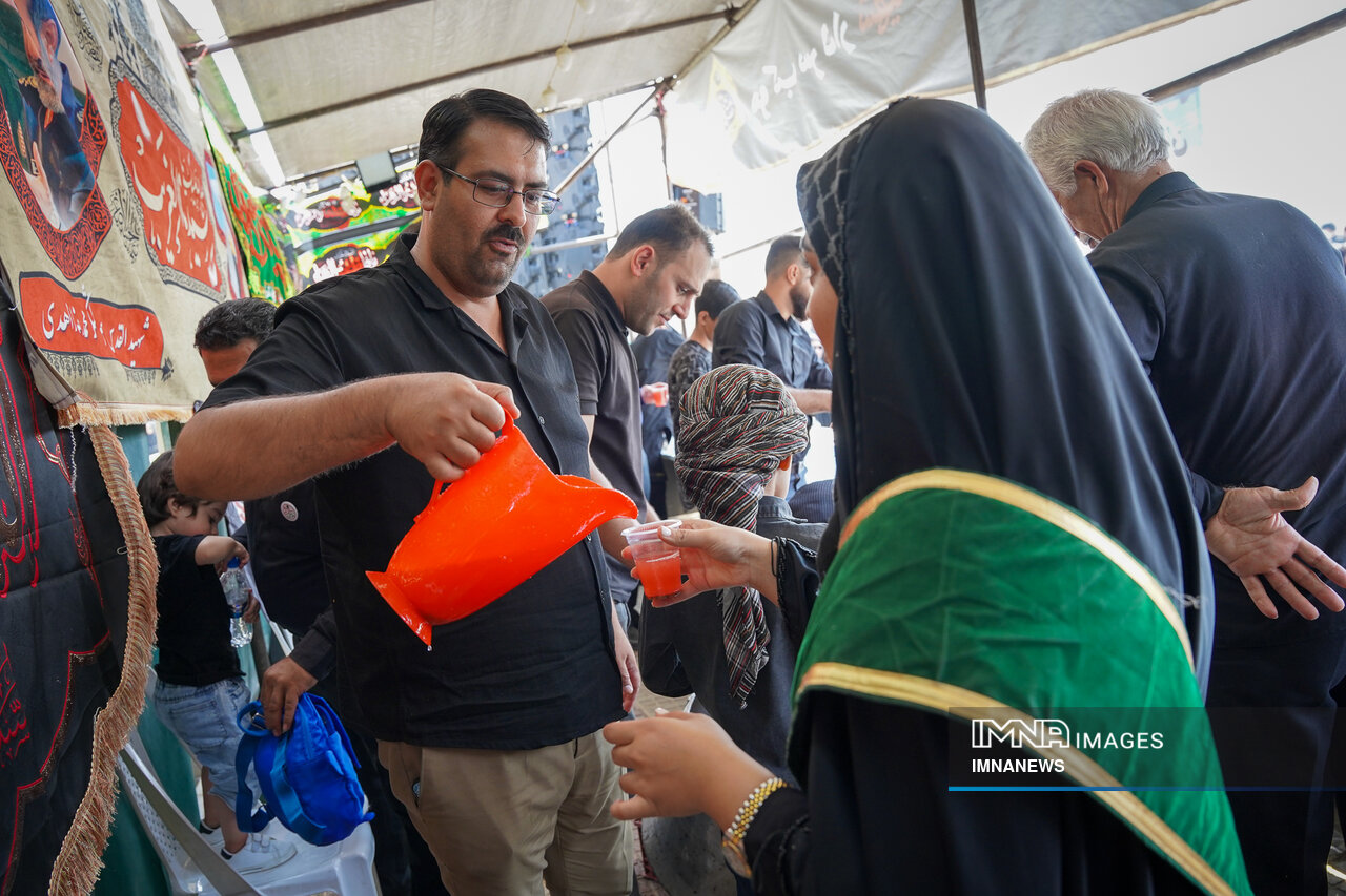 ۱۴ هزار قدم در مسیر عاشقی/ بینالحرمین قم میزبان جاماندگان اربعین حسینی