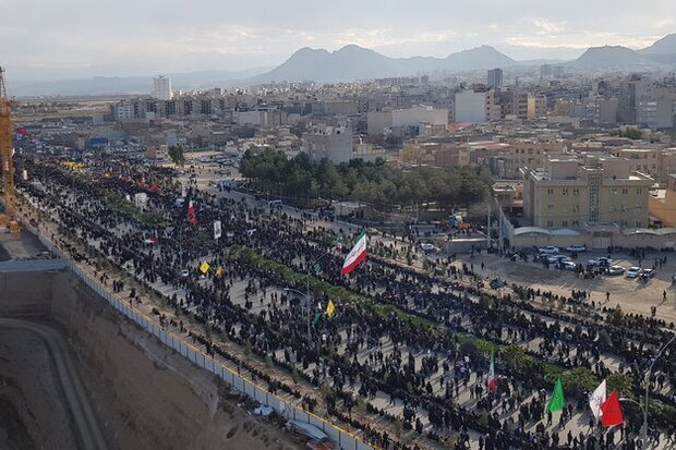 ۱۴ هزار قدم در مسیر عاشقی/ بینالحرمین قم میزبان جاماندگان اربعین حسینی