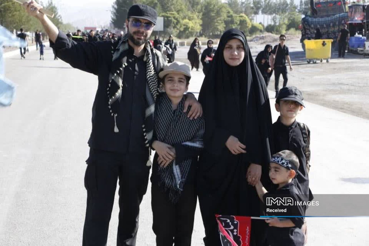 مسیری برای دلدادگان حسینی / حرکت جاماندگان اربعین به سوی حرم بانوی کرامت