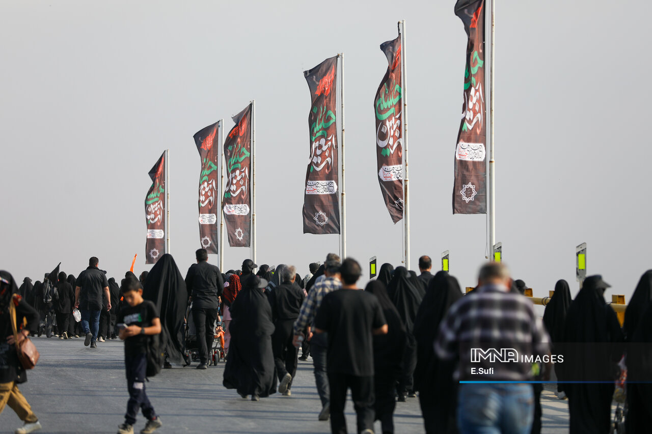 مسیری برای دلدادگان حسینی / حرکت جاماندگان اربعین به سوی حرم بانوی کرامت