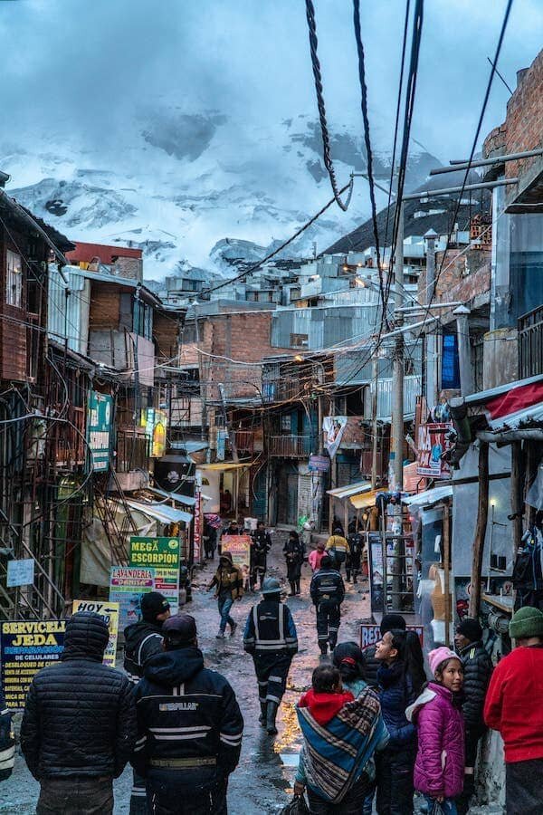 چالشهای زندگی در بلندترین شهر جهان