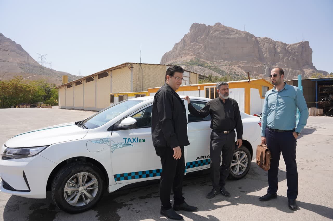 اولین ایستگاه شارژ سریع خودرو به بام اصفهان میآید + فیلم