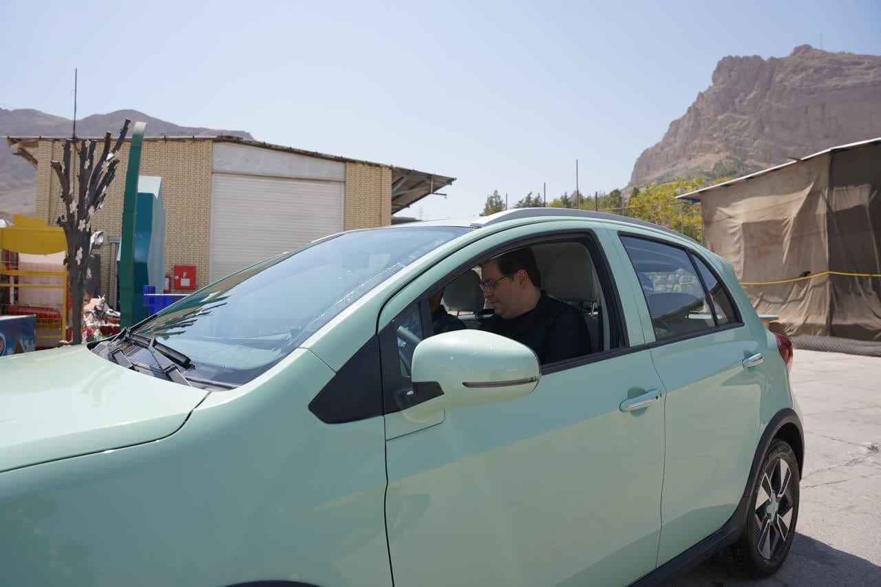 اولین ایستگاه شارژ سریع خودرو به بام اصفهان میآید + فیلم