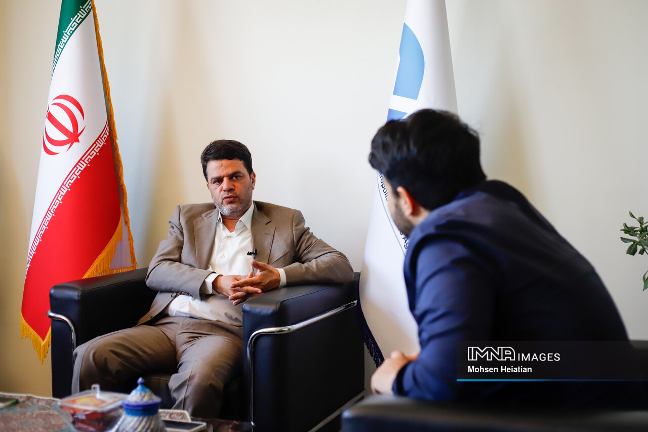 نگران فشارهای بیرون دولت در انتخاب استانداران هستیم/ انتقال آب دریا خط قرمز نمایندگان