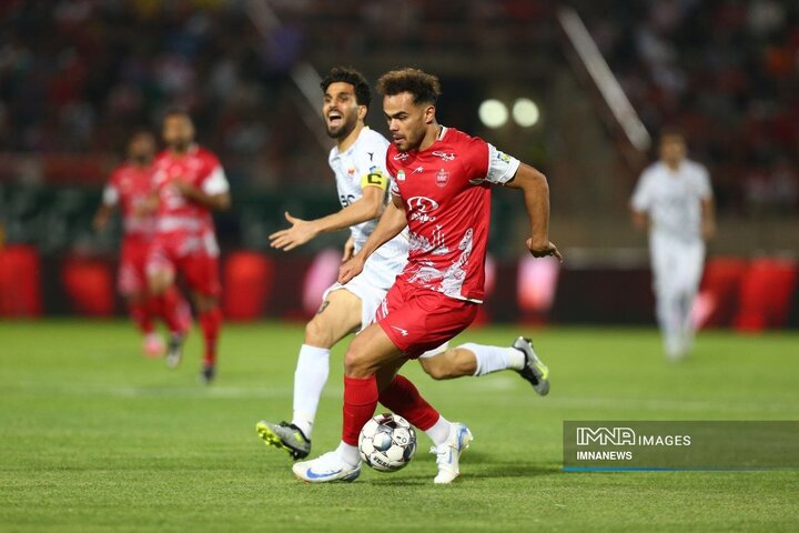 اورونوف؛ ۴ هفته دور از ترکیب پرسپولیس