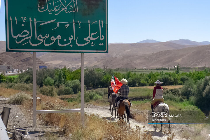 حرکت کاروان اسب‌سواران خراسا‌ن‌ شمالی به سوی حرم رضوی