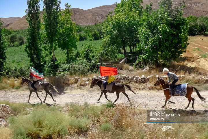 حرکت کاروان اسب‌سواران خراسا‌ن‌ شمالی به سوی حرم رضوی