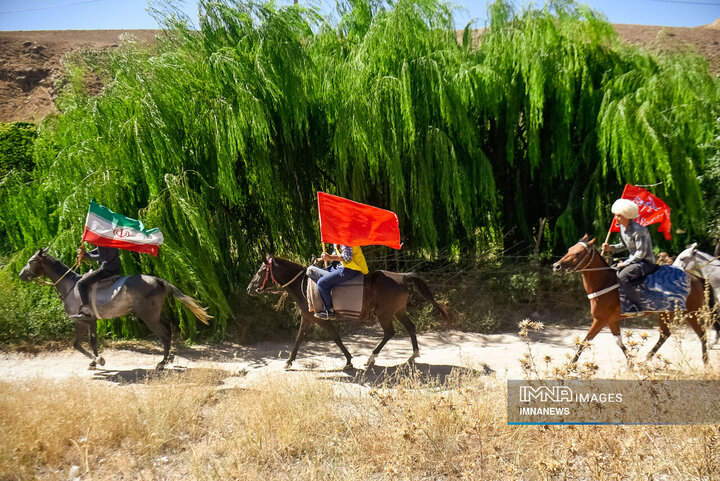 حرکت کاروان اسب‌سواران خراسا‌ن‌ شمالی به سوی حرم رضوی