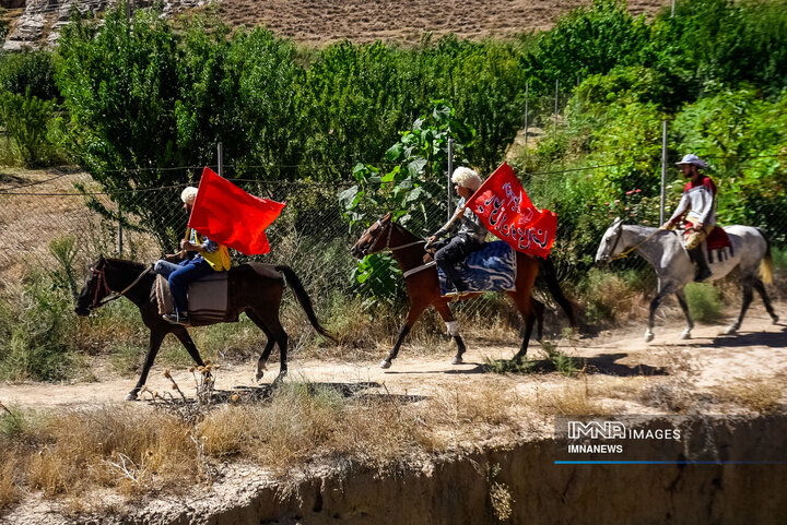 حرکت کاروان اسب‌سواران خراسا‌ن‌ شمالی به سوی حرم رضوی