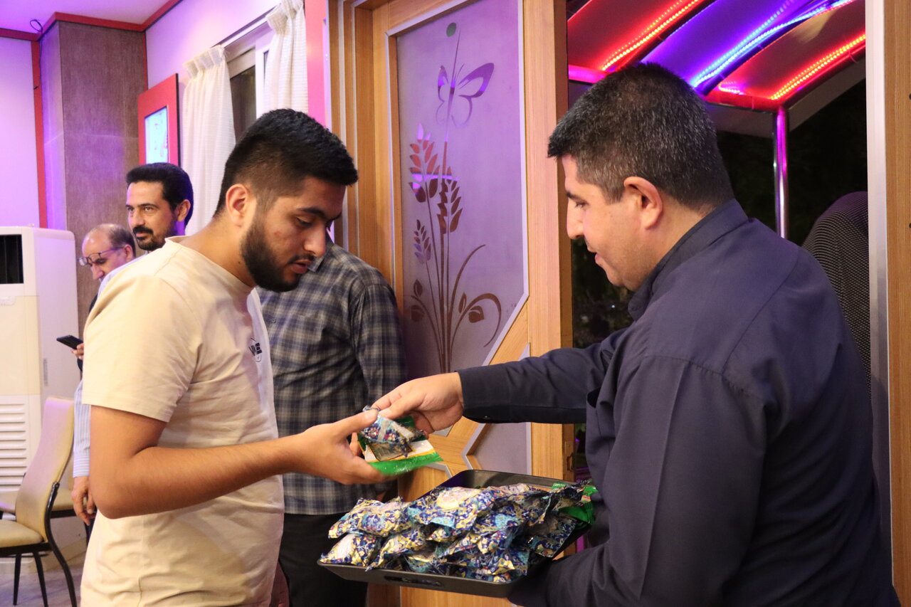 هدیه آستان قدس به شیعیان سمرقندی در سفر به بینالحرمین رضوی