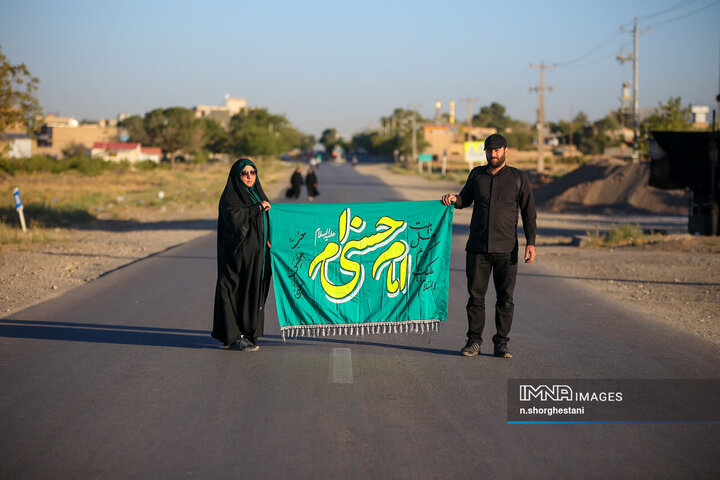 زائران پیاده امام رضا (ع)