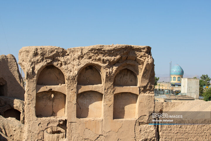 Morchekhort Castle: A Majestic Testament to Isfahan's Rich History