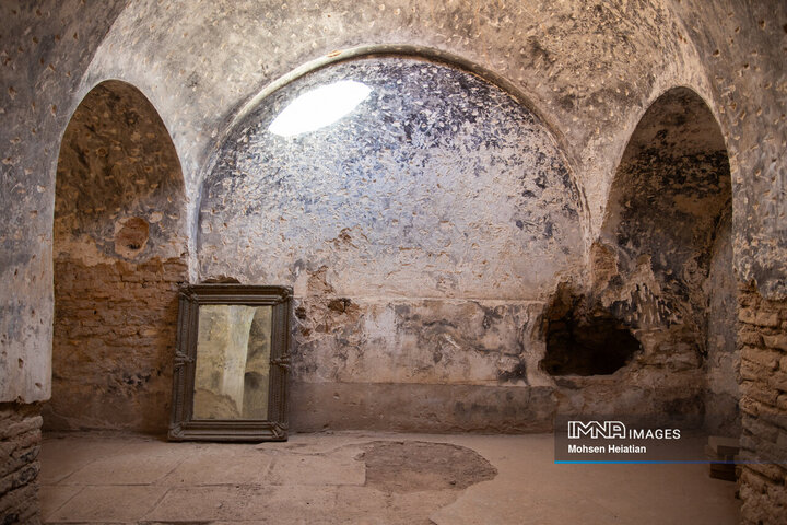 Morchekhort Castle: A Majestic Testament to Isfahan's Rich History