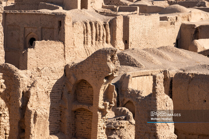 Morchekhort Castle: A Majestic Testament to Isfahan's Rich History