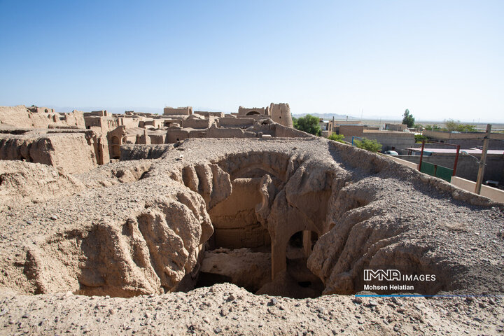 Morchekhort Castle: A Majestic Testament to Isfahan's Rich History