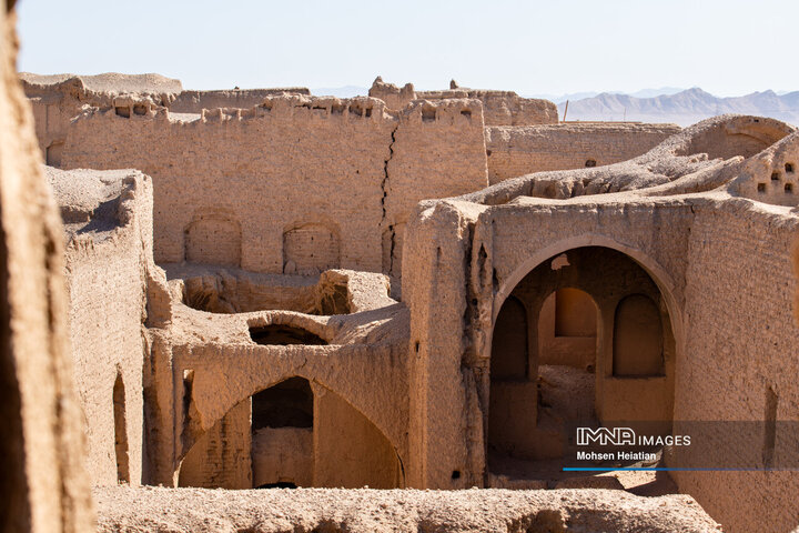 Morchekhort Castle: A Majestic Testament to Isfahan's Rich History