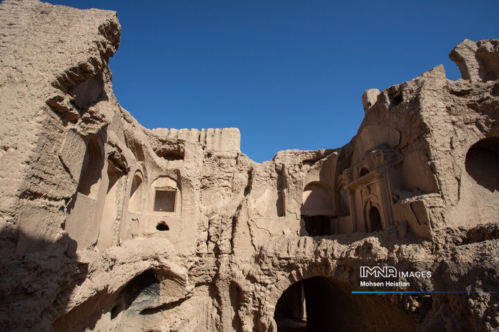 Morchekhort Castle: A Majestic Testament to Isfahan's Rich History