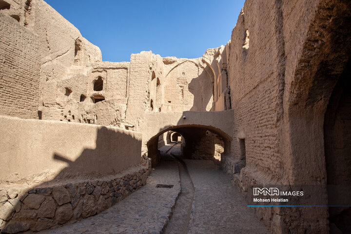 Morchekhort Castle: A Majestic Testament to Isfahan's Rich History