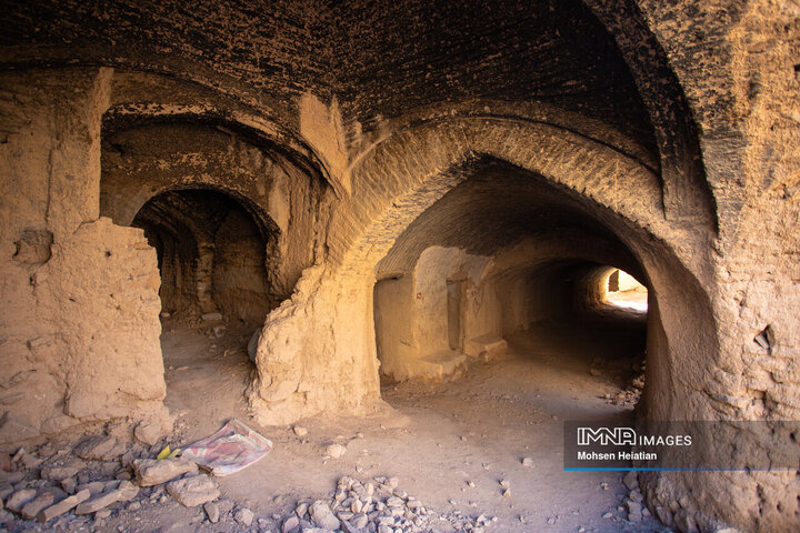 Morchekhort Castle: A Majestic Testament to Isfahan's Rich History