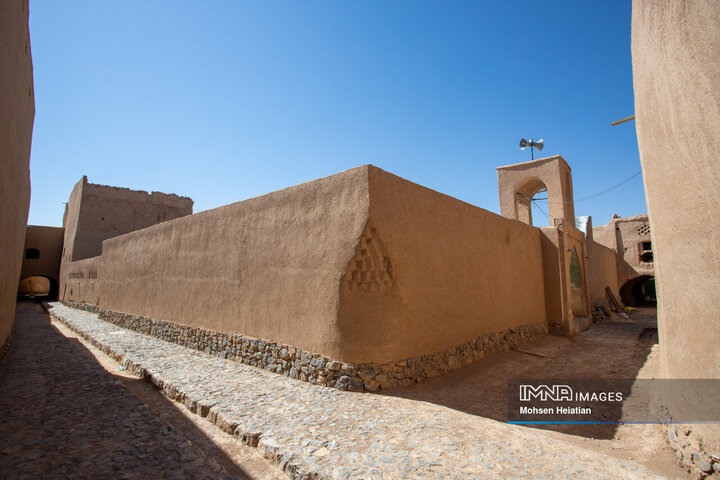 Morchekhort Castle: A Majestic Testament to Isfahan's Rich History