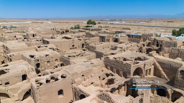 Morchekhort Castle: A Majestic Testament to Isfahan's Rich History