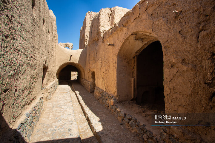 Morchekhort Castle: A Majestic Testament to Isfahan's Rich History