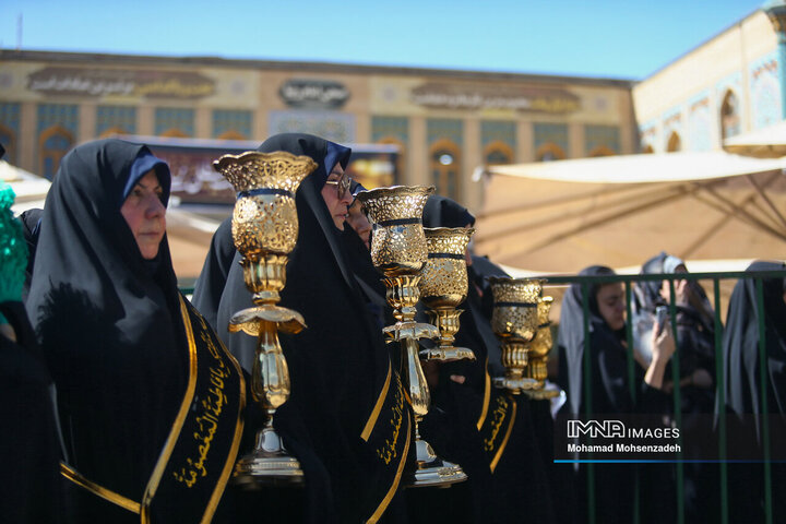 دسته عزاداری خادمین حرم حضرت معصومه(س) در سالروز شهادت امام رضا(ع)